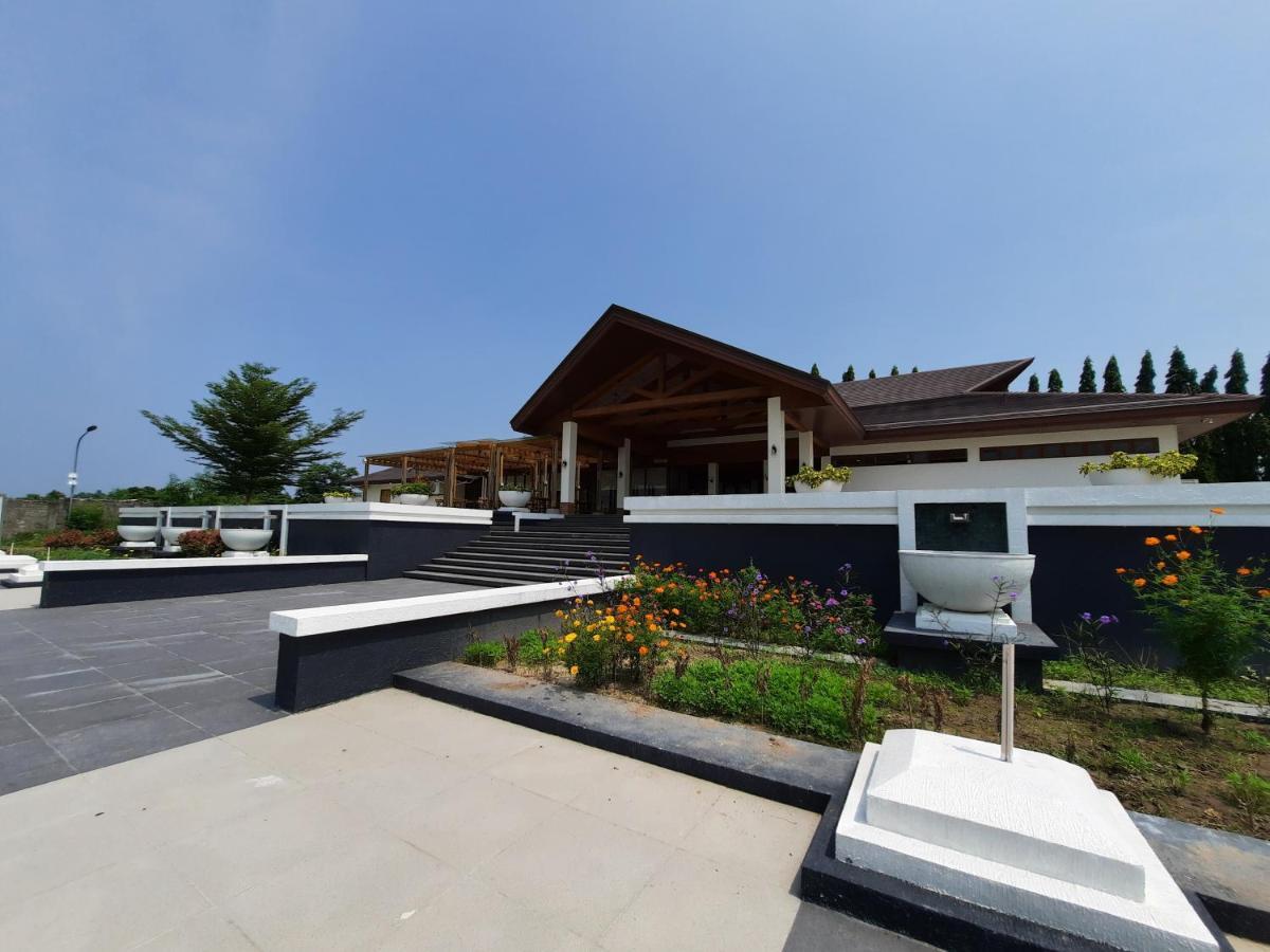 Estancia De Lorenzo Tarlac Экстерьер фото