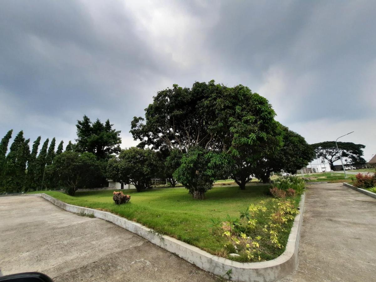 Estancia De Lorenzo Tarlac Экстерьер фото