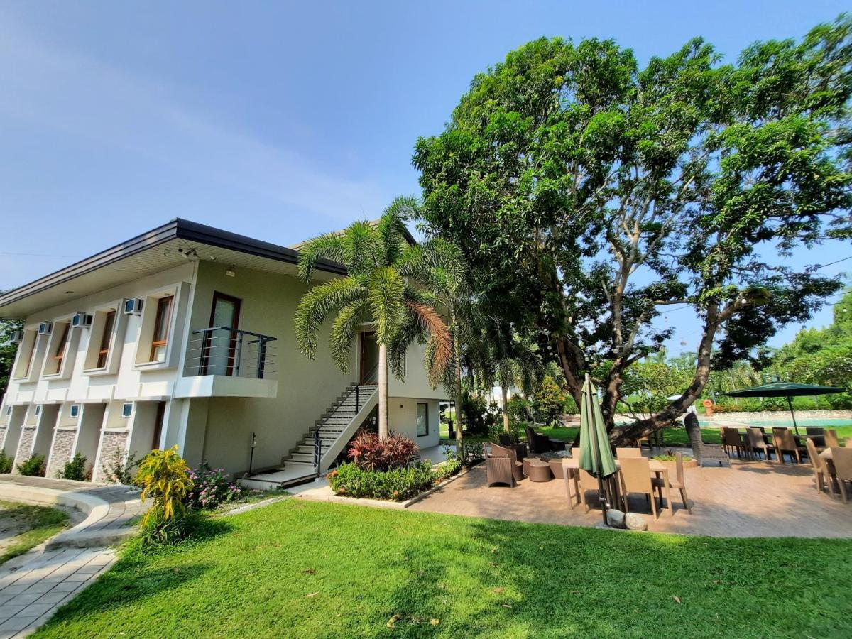 Estancia De Lorenzo Tarlac Экстерьер фото