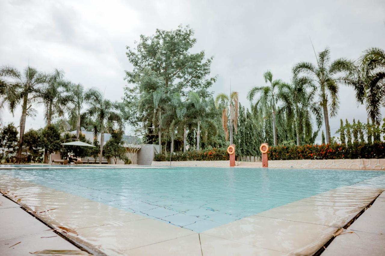 Estancia De Lorenzo Tarlac Экстерьер фото
