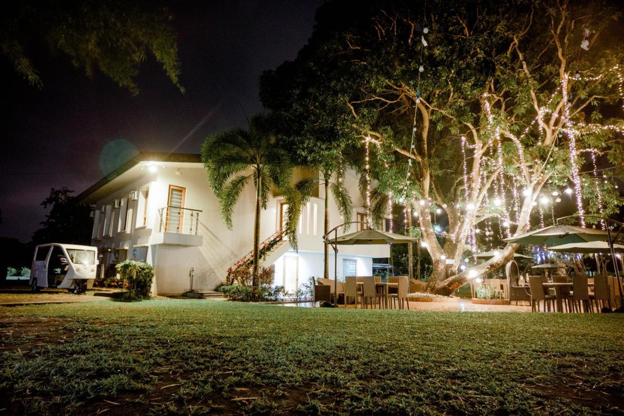 Estancia De Lorenzo Tarlac Экстерьер фото