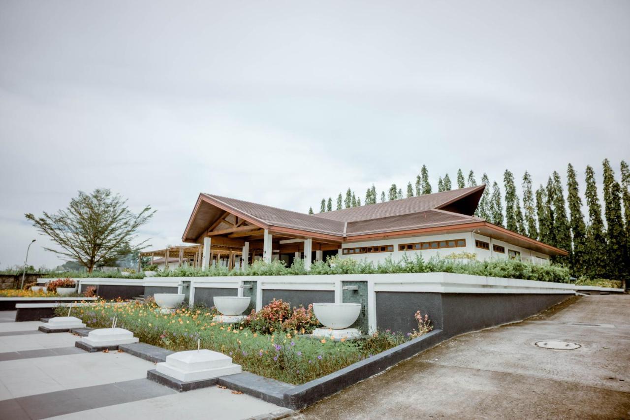 Estancia De Lorenzo Tarlac Экстерьер фото